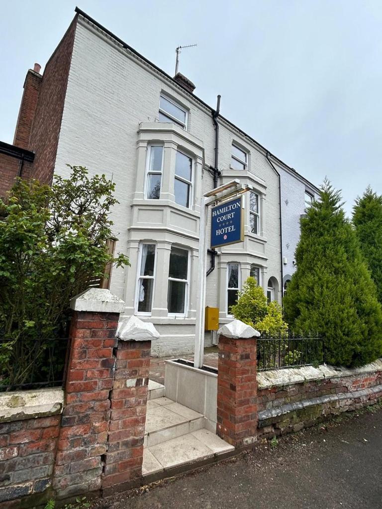 Hamilton Court Hotel Hoole Chester Exteriör bild